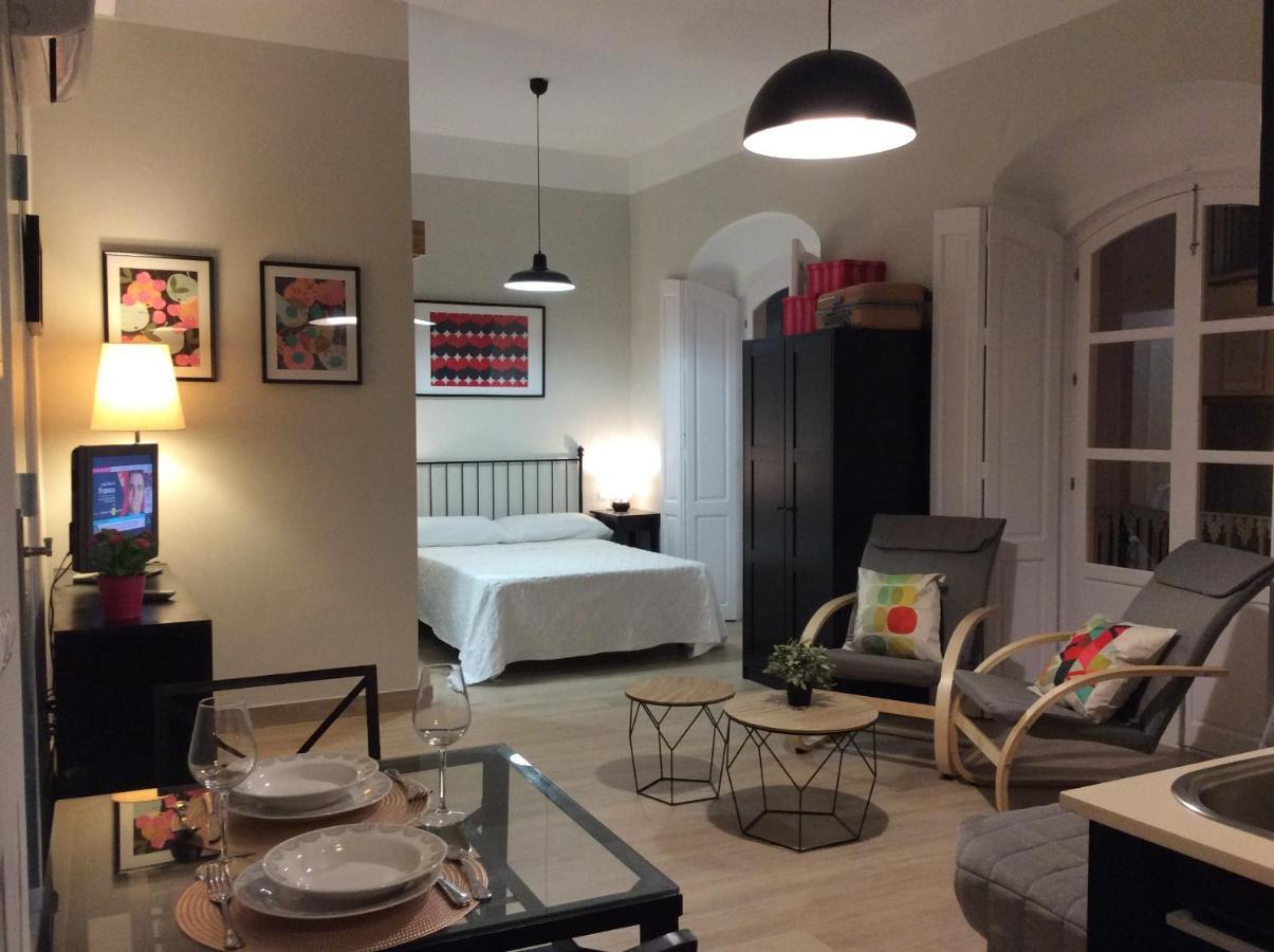 Apartamentos Turisticos Casa De Los Balcones チピオナ エクステリア 写真