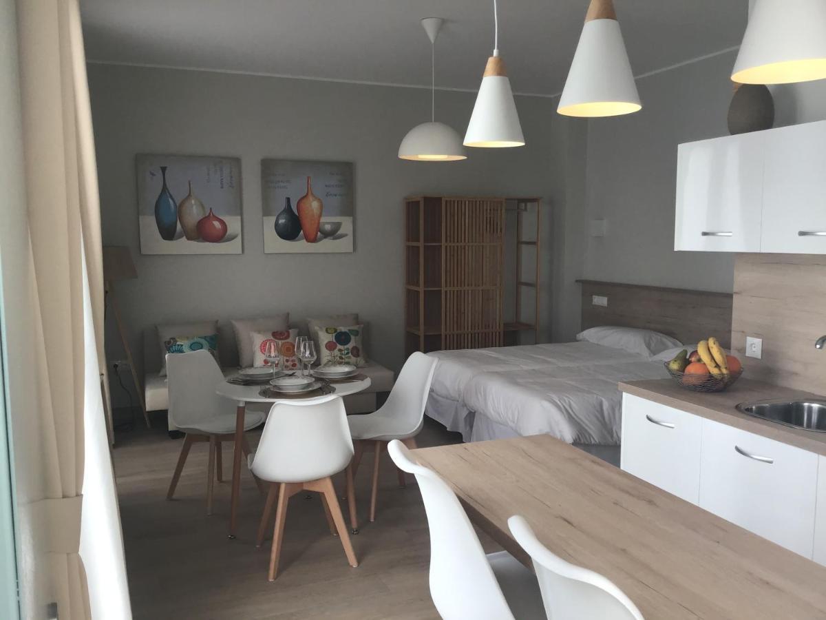 Apartamentos Turisticos Casa De Los Balcones チピオナ エクステリア 写真