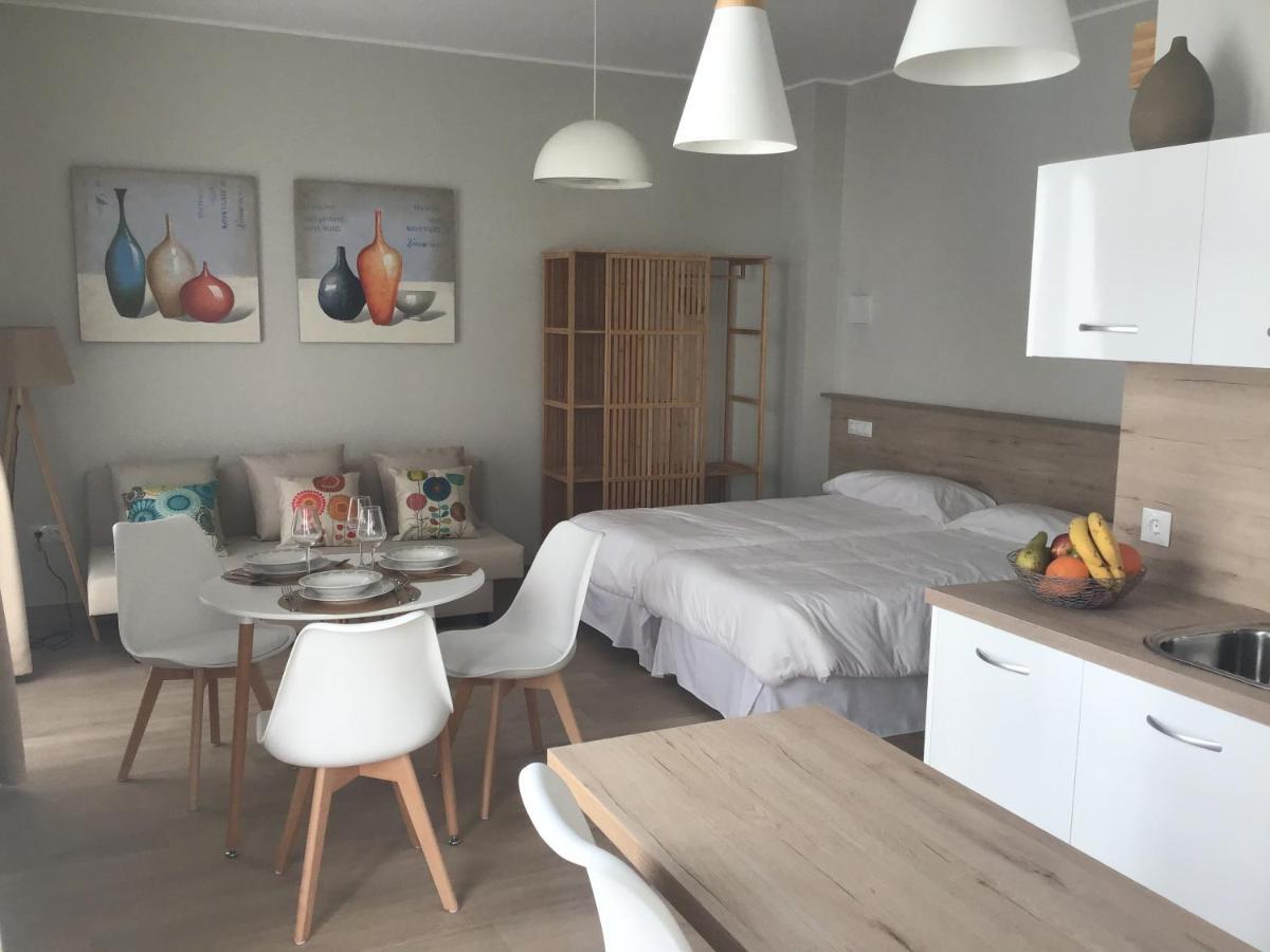 Apartamentos Turisticos Casa De Los Balcones チピオナ エクステリア 写真
