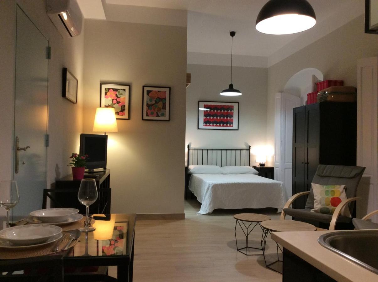 Apartamentos Turisticos Casa De Los Balcones チピオナ エクステリア 写真