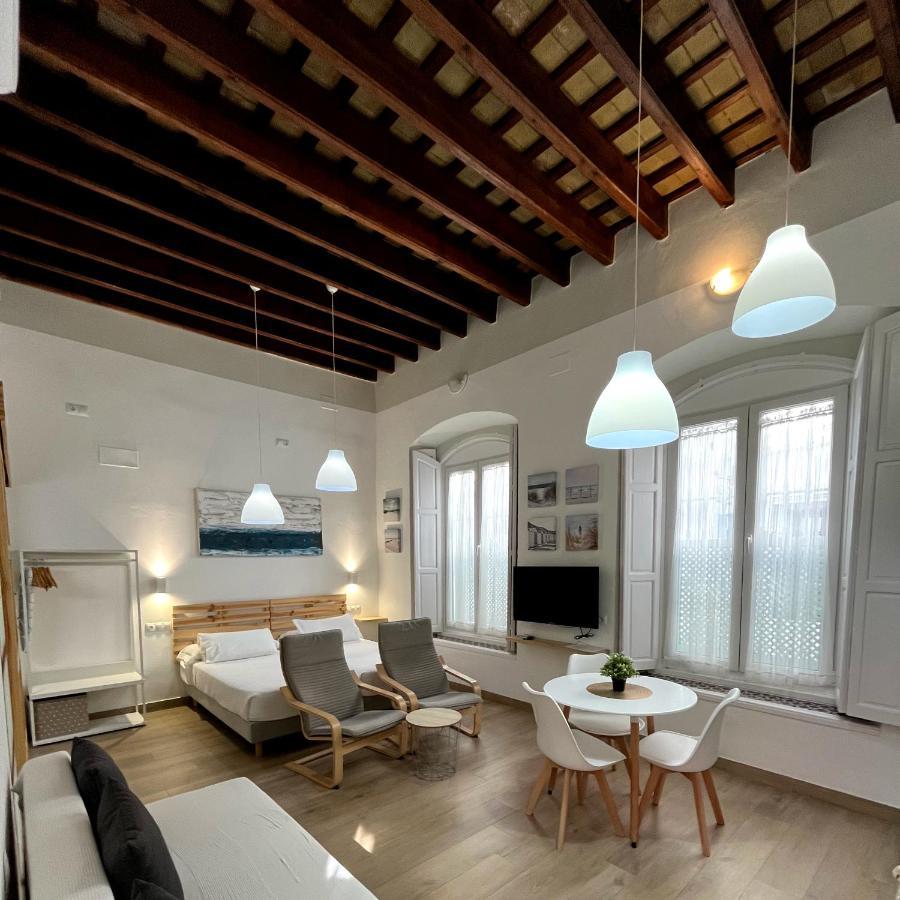 Apartamentos Turisticos Casa De Los Balcones チピオナ エクステリア 写真