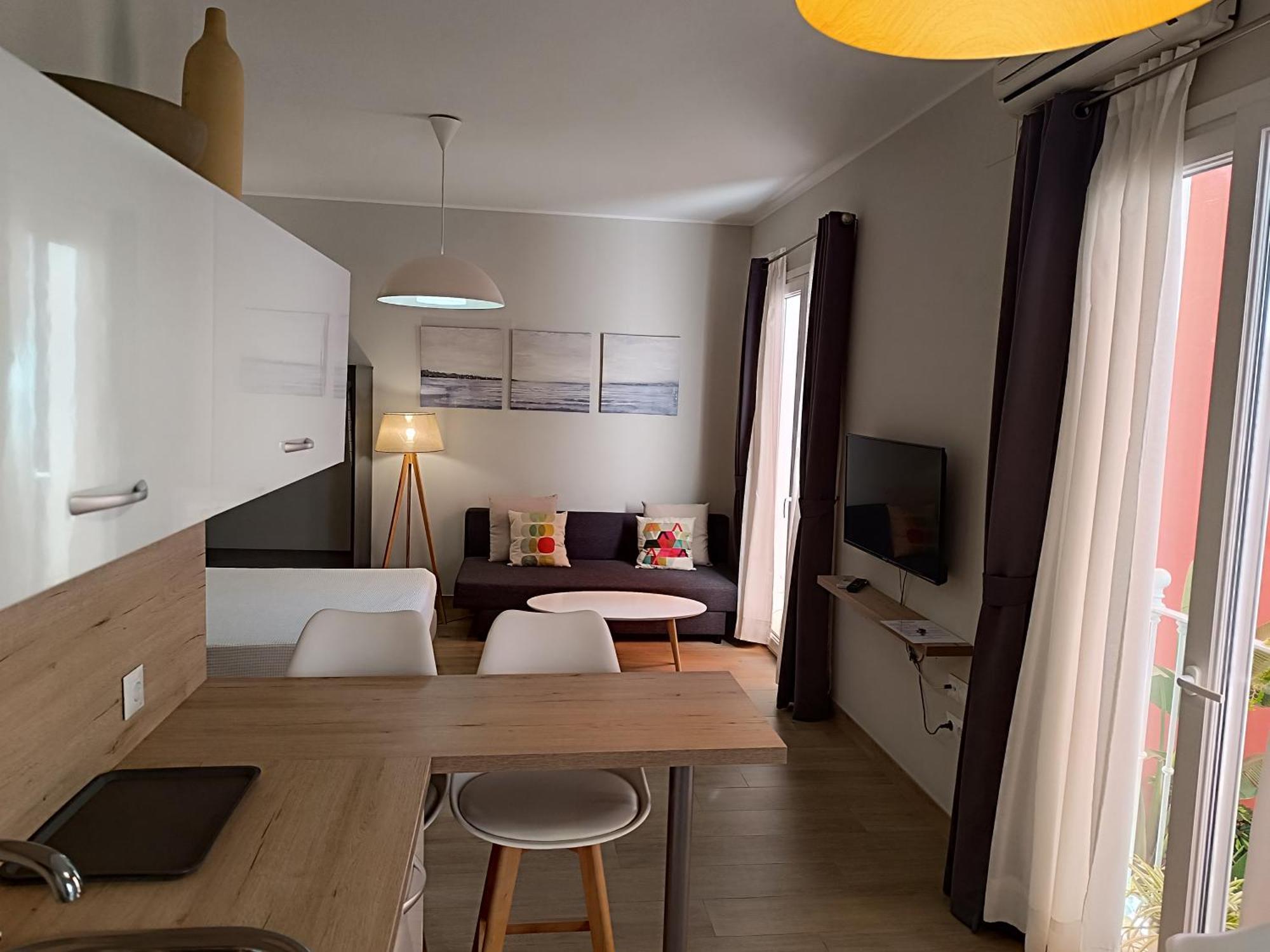 Apartamentos Turisticos Casa De Los Balcones チピオナ エクステリア 写真