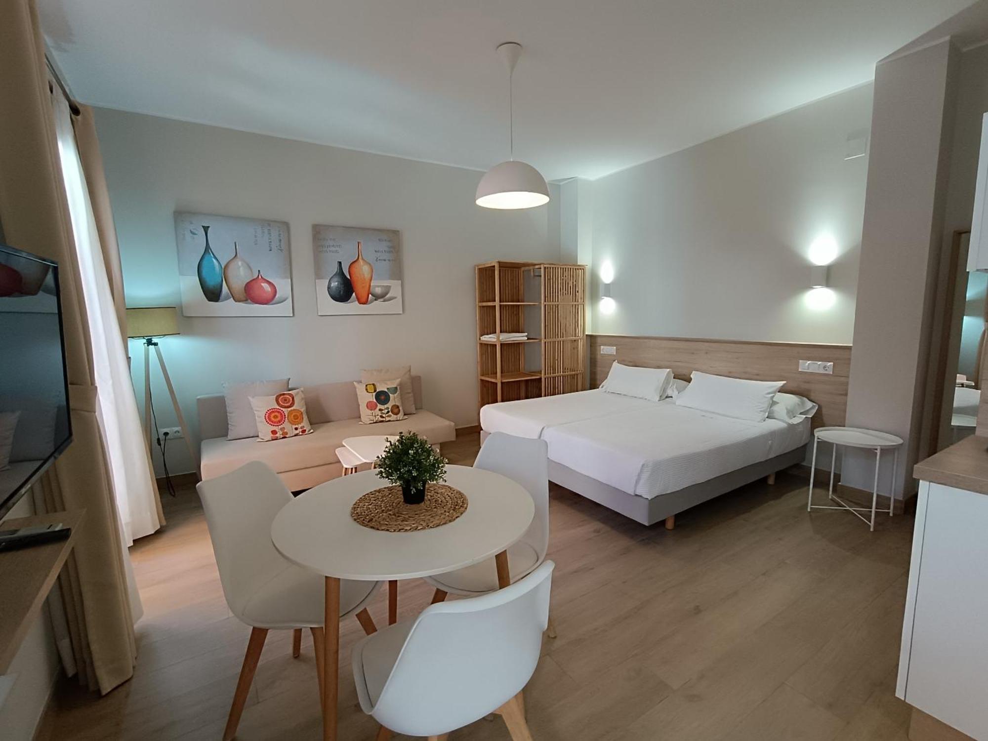 Apartamentos Turisticos Casa De Los Balcones チピオナ エクステリア 写真